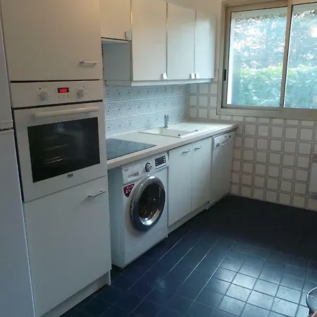 Апартаменты 68sqm 1 Bdr Flat Town Centre And Beaches Антиб