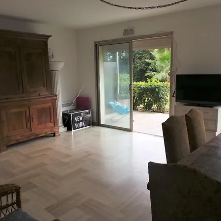 68sqm 1 Bdr Flat Town Centre And Beaches Апартаменты Антиб