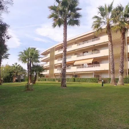 68sqm 1 Bdr Flat Town Centre And Beaches *
