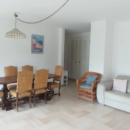 68sqm 1 Bdr Flat Town Centre And Beaches Апартаменты *